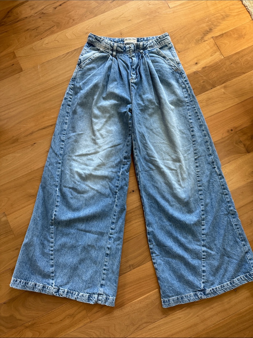 We the Free High-Waist Pleated Wide Leg Women’s Jeans - Light Blue Size 25